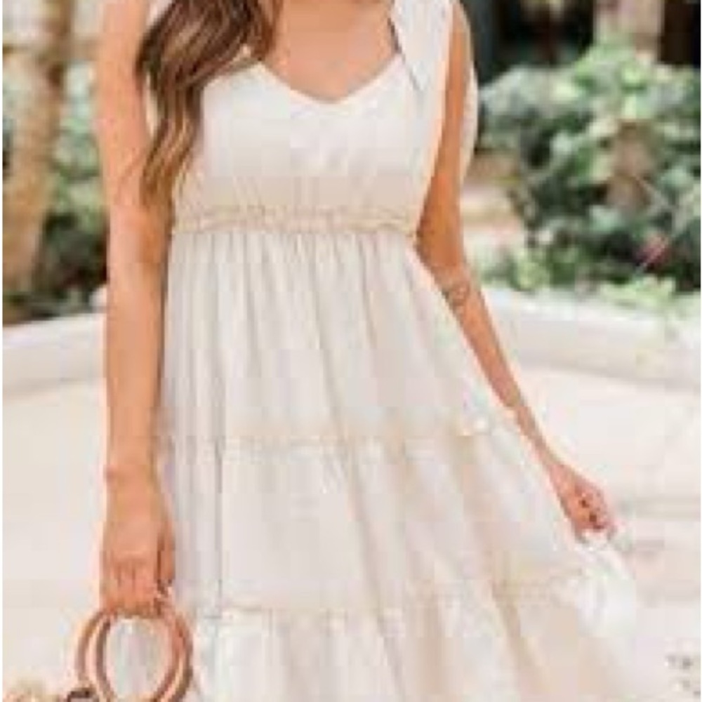 Pink Lily traveling countryside tiered beige